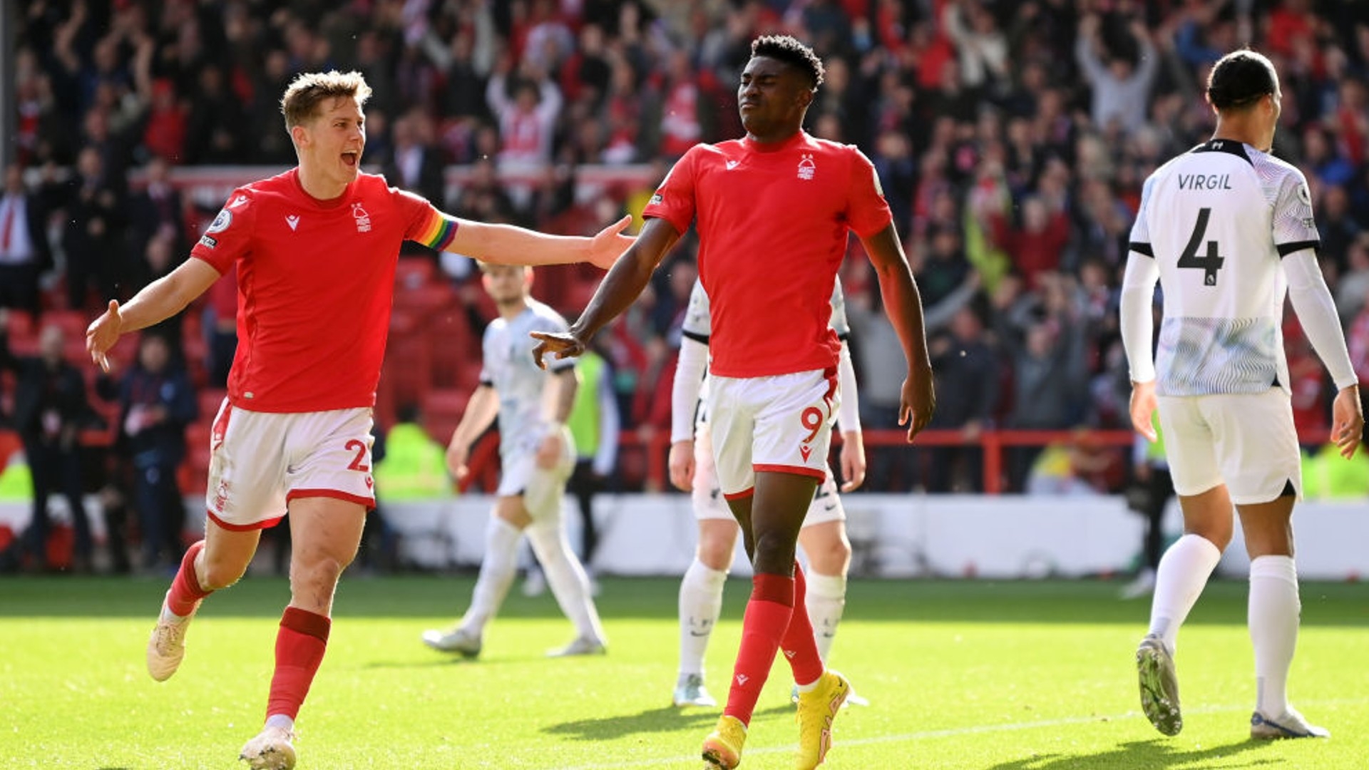 也向我们展 也向我们展